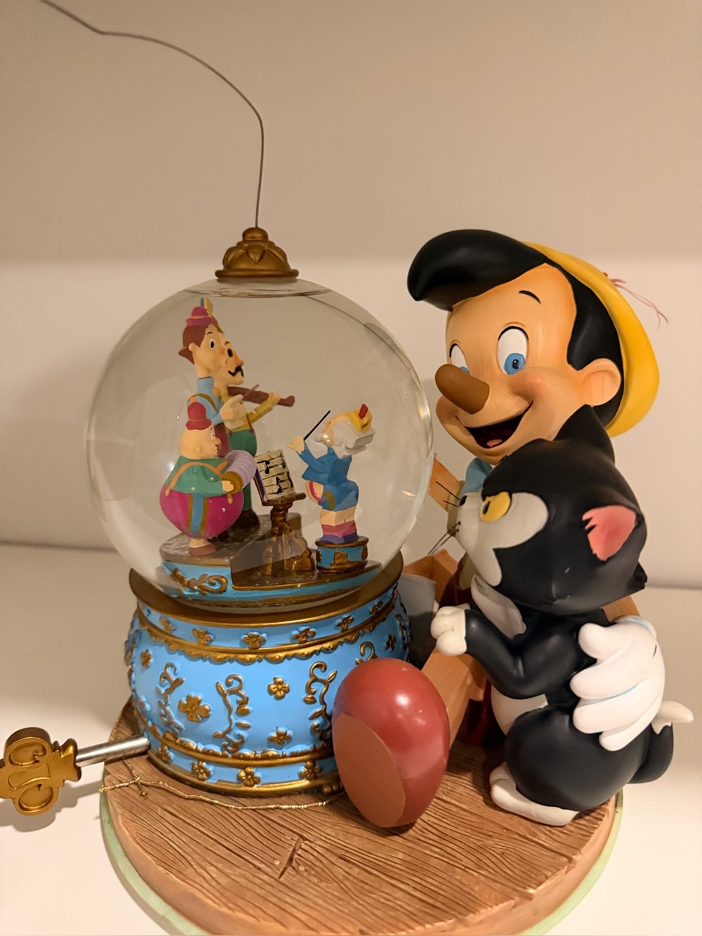 Disney Pinocchio Musical Snow Globe Figurine with Figaro